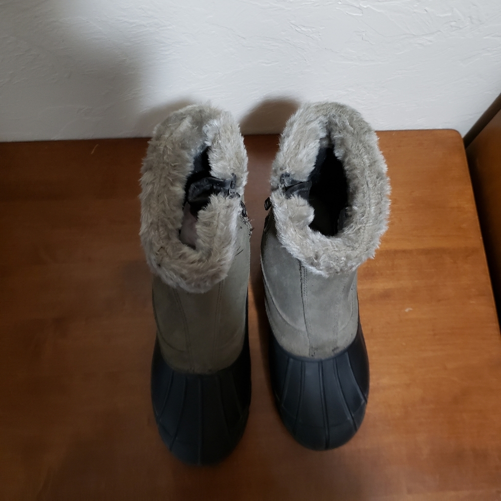NWT Women's Snow Boots - Picture 3 of 5